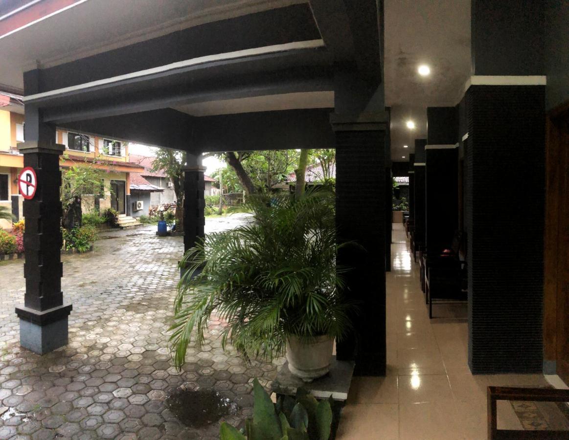 Grafika Hotel Dan Resto Gombong  Exteriör bild